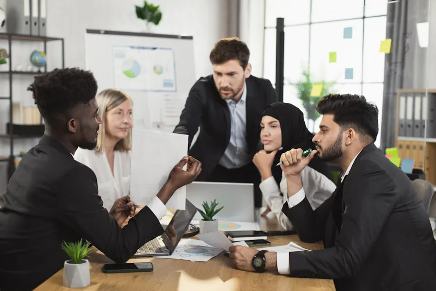 Reunión de equipo para gestión de personal